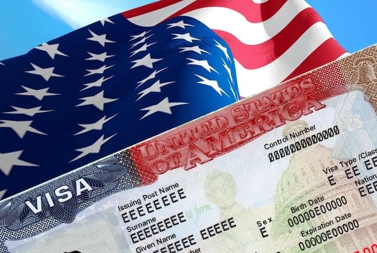 Green Card vs Work Visa: какая американская виза подойдет именно вам?